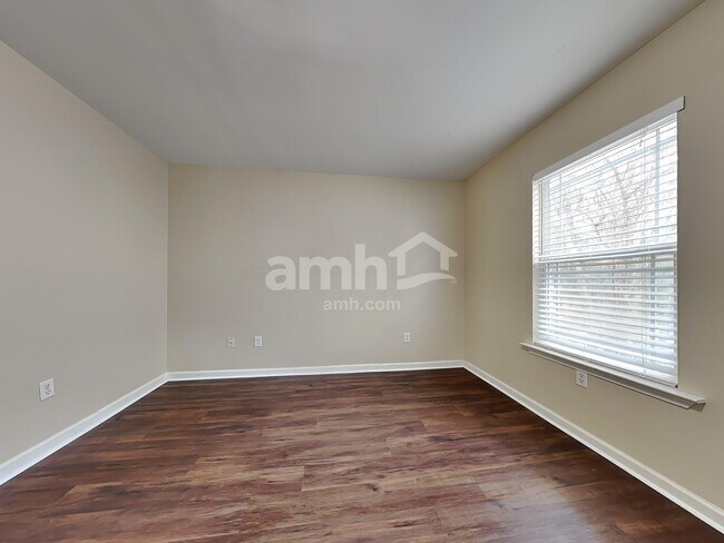 Building Photo - 60 Summer Hill Way