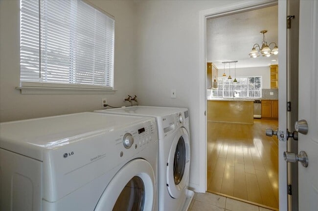 Building Photo - 47450 Cholla St