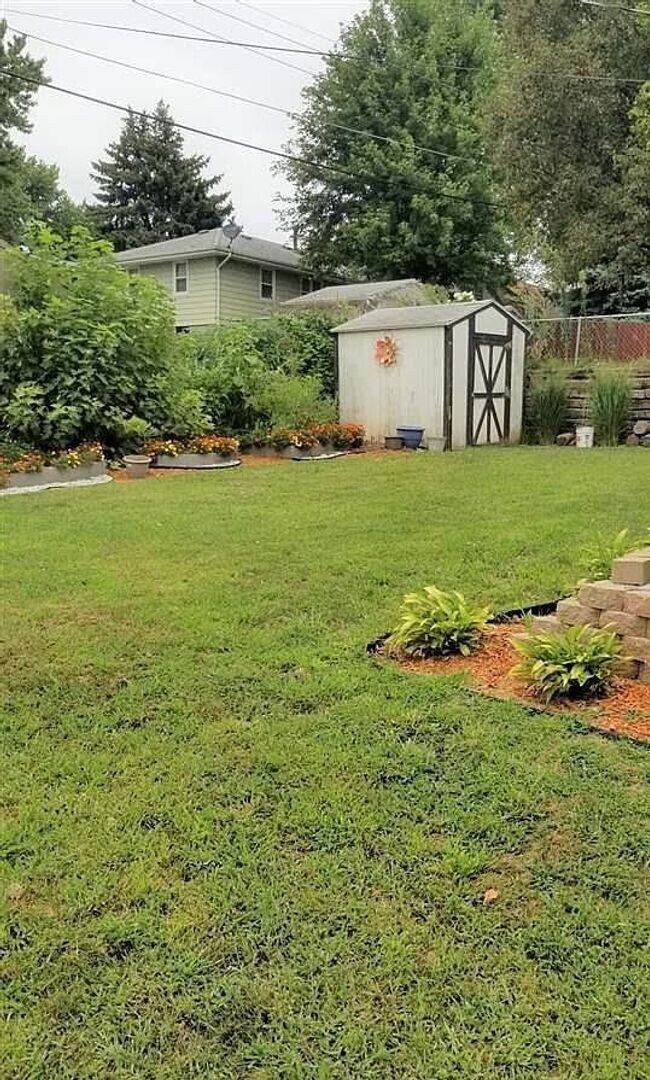 Building Photo - New Listing - Now Available!!