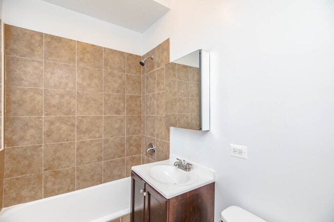 Building Photo - 4823 N Springfield Ave