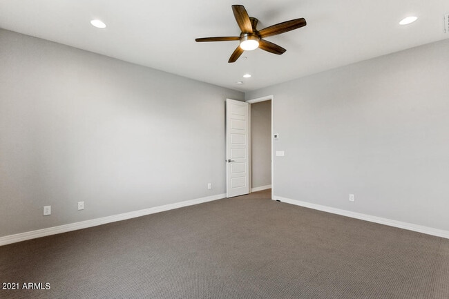 Building Photo - 7440 E Via De Luna Dr