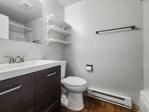 Building Photo - AVAILABLE NOW! Mid-century 2 Bedroom Apartment in Magnolia w/ Bonus Room and Private Balcony!