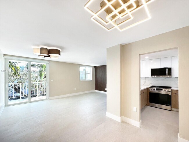 Building Photo - 1145 Normandy Dr