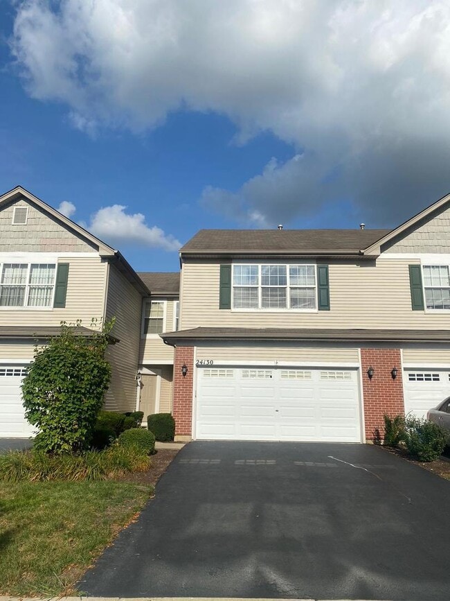 Building Photo - 24130 Walnut Cir