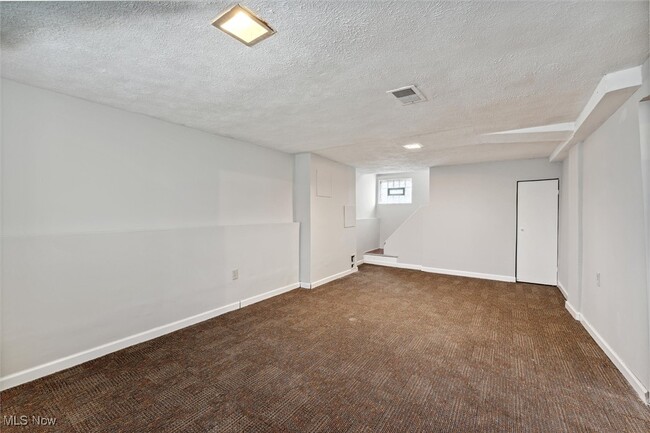 Building Photo - 4367 E 139th St