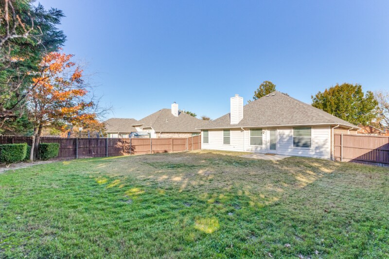 Building Photo - 8421 Green Ash Dr
