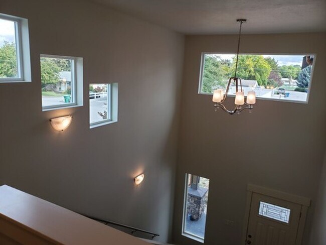 Building Photo - Lease Up- Custom Spokane Duplex