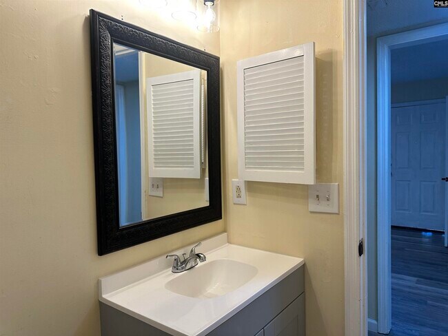 Building Photo - 1707-1707 Stahl St