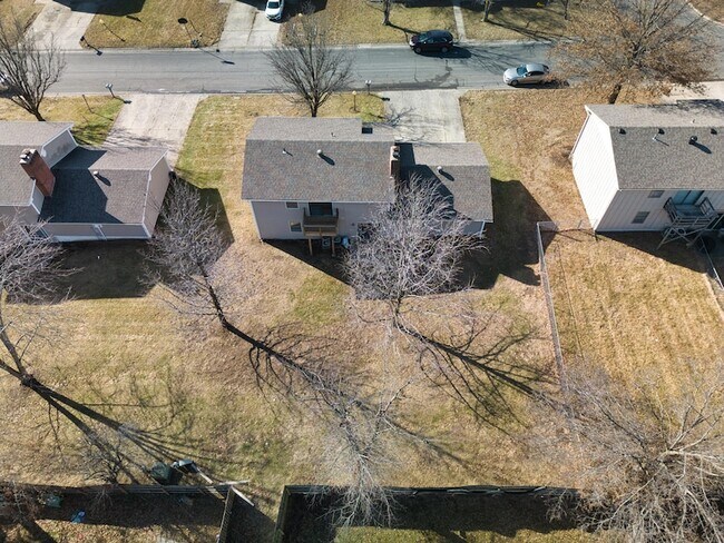 Building Photo - 420 N Shiloh Ave