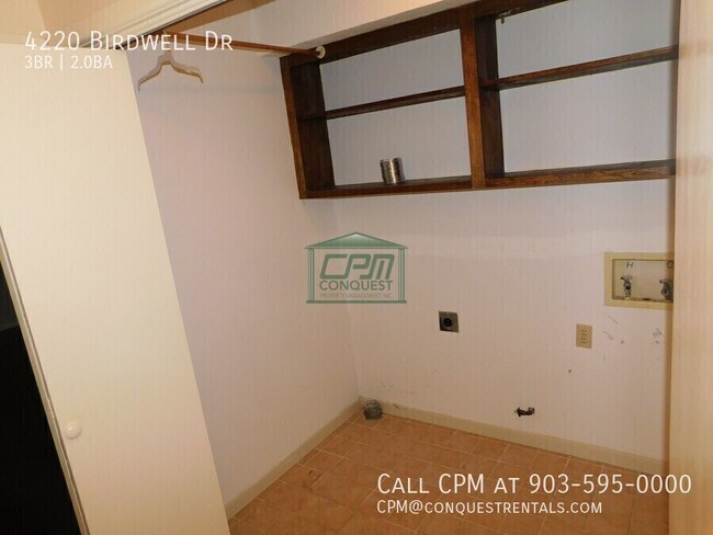 Building Photo - 4220 Birdwell Dr