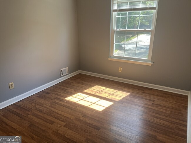 Building Photo - 2561 Lewfield Cir SE