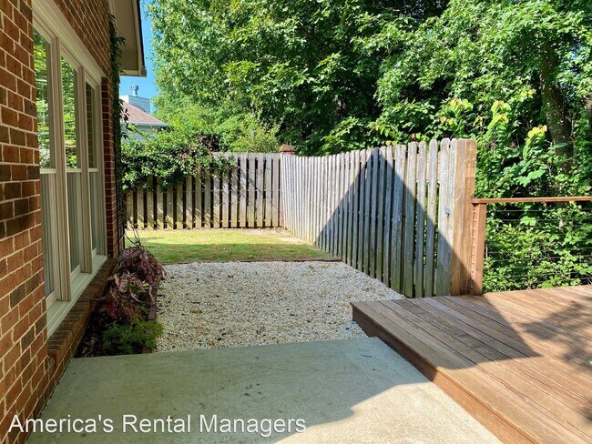 Building Photo - 3 br, 2 bath House - 1125 Berwick Road