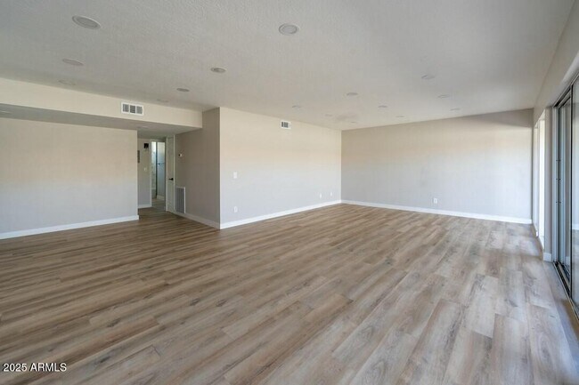 Building Photo - 6767 N 7th St