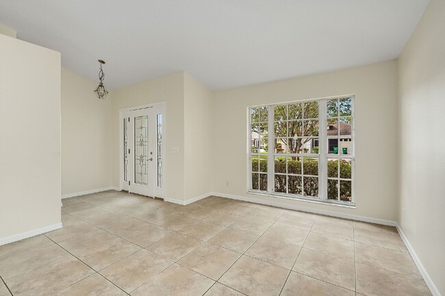 Building Photo - 4 BEDROOM POOL HOME IN SUNTREE!!!!!!!