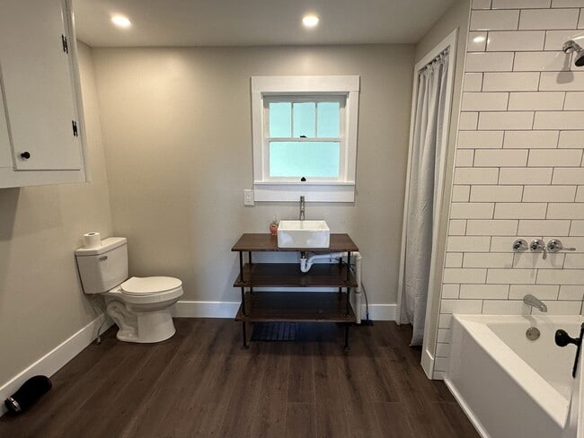 Building Photo - IMMACULATE, completely remodeled, one leve...