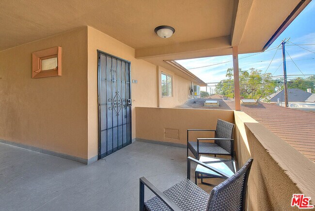 Building Photo - 3701 Coliseum St