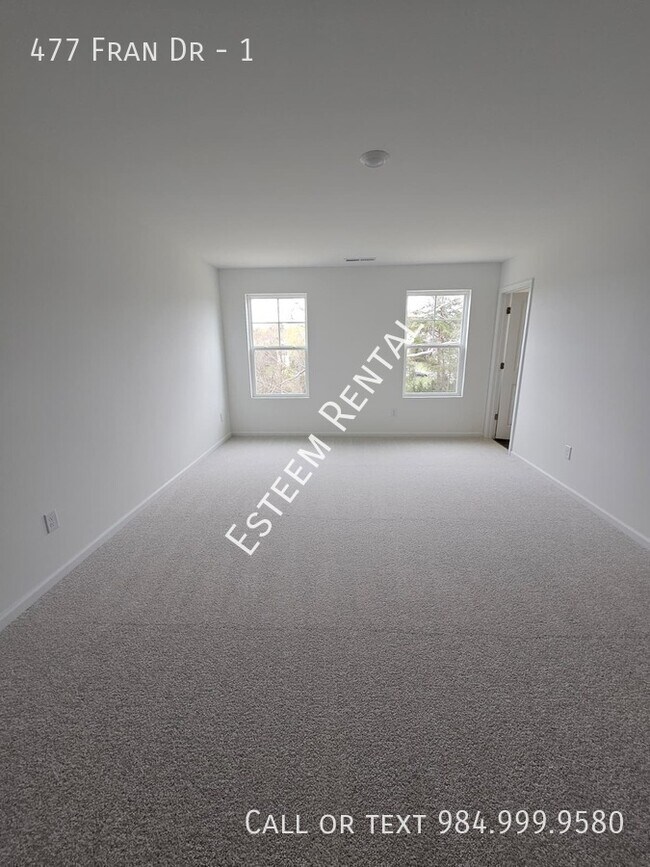 Building Photo - 477 Fran Dr