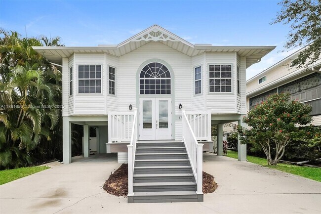 Primary Photo - 771 Park Ave