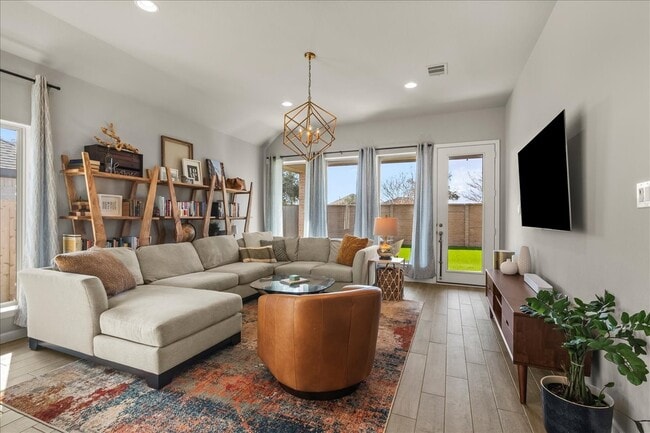 Building Photo - 4910 Morrison Dr