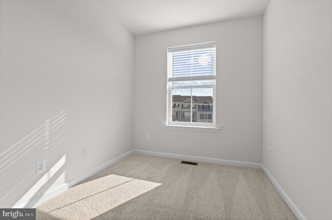 Building Photo - 377 Tumblers Wy
