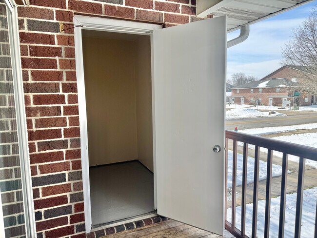 Building Photo - 1100 Tollis Pkwy