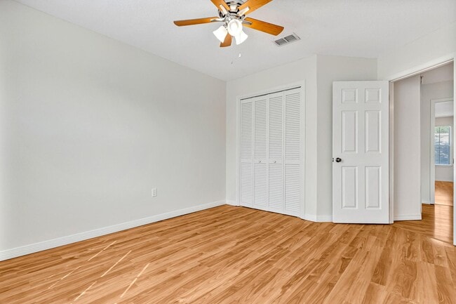 Building Photo - 3 Bedroom in Bluewater Bay!