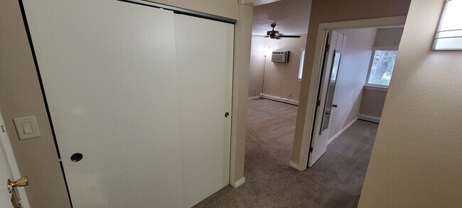 Building Photo - The Ashcroft-B: 1-Bed/ 1-Bath Upgraded Apartment