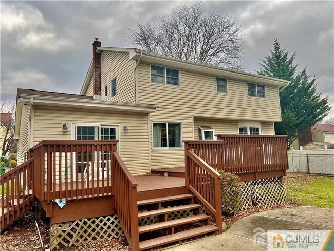 Building Photo - 17 Marlin Ave W