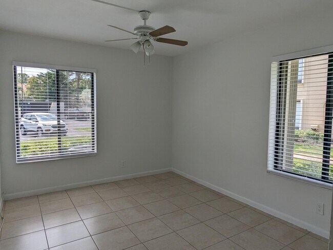 Building Photo - 711 Sunny Pine Way
