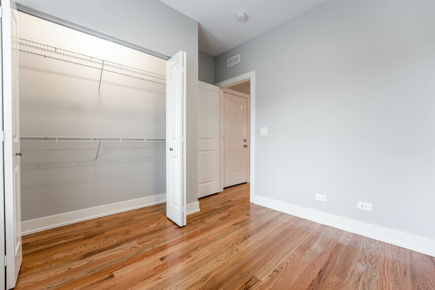 Building Photo - 2121 N Sedgwick St