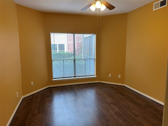 Building Photo - 10161 Oakberry St