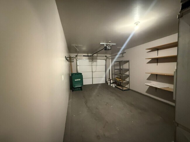 Building Photo - 651 1/2 Serenity LN