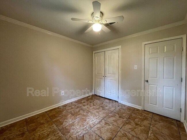 Building Photo - 7921 Greenwell St