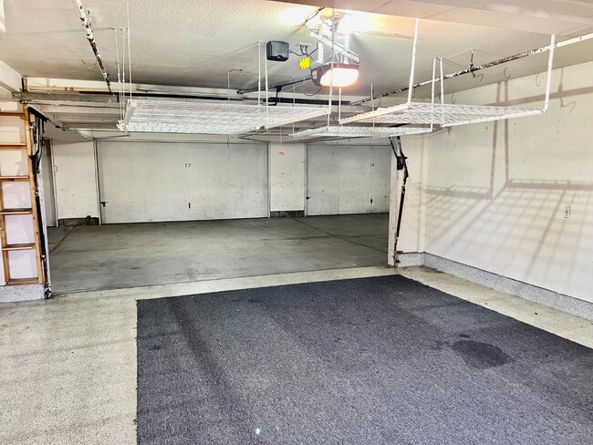 Building Photo - 221 Donax Ave