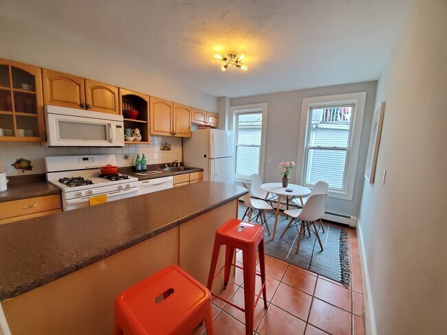 Building Photo - 25 Kensington Ave