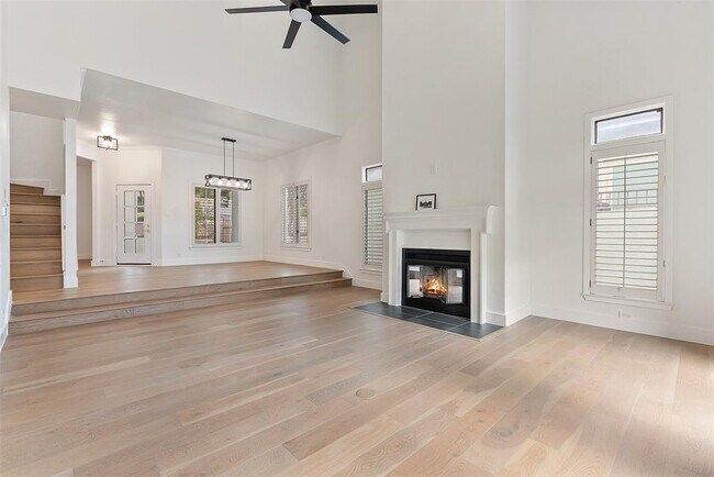 Building Photo - 4231 Westlake Dr