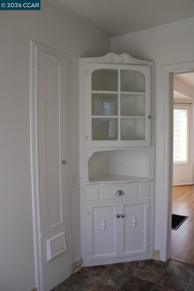 Building Photo - 508 Civic Center St