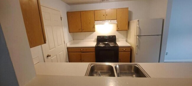 Building Photo - 4204 Fairington Ridge Cir