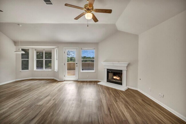 Building Photo - 216 Meadowside Dr