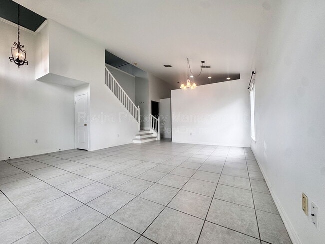 Building Photo - 661 Hacienda Cir