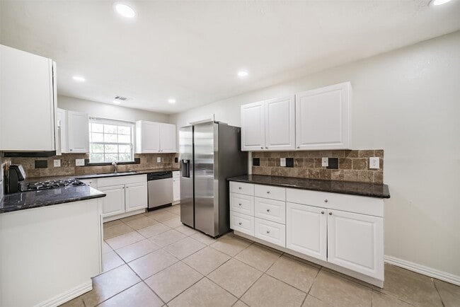 Building Photo - 1510 Tarley St