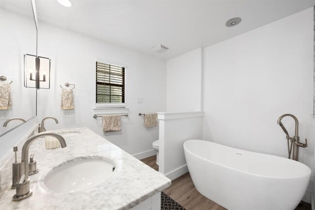 Building Photo - 1709 Channel Rd