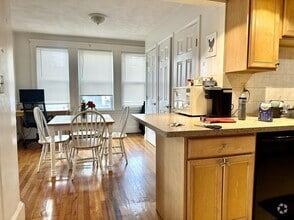 Building Photo - 3 bedroom in Somerville MA 02141