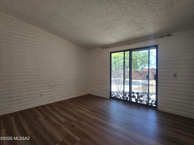 Building Photo - 2351 W Placita Algodon