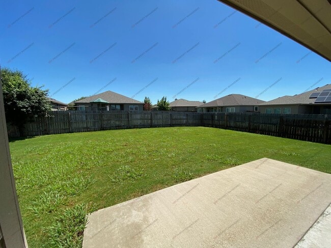 Building Photo - Academy ISD-3 Bedroom/2 Bath