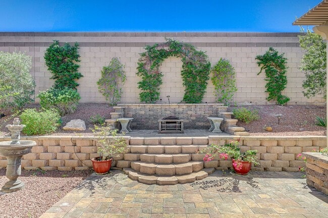 Building Photo - Luxury Single Story 3 Bedroom!