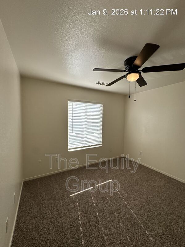 Building Photo - 816 W Loyola Ave