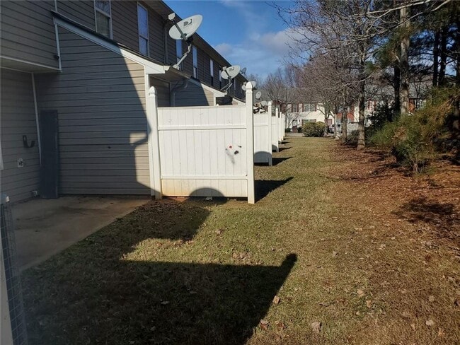 Building Photo - 11428 S Grove Dr