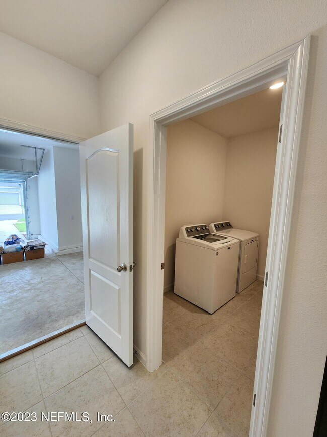 Building Photo - 3256 Crocus Ln