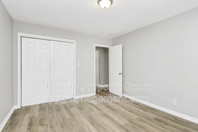 Building Photo - 1806 Herrin Ave